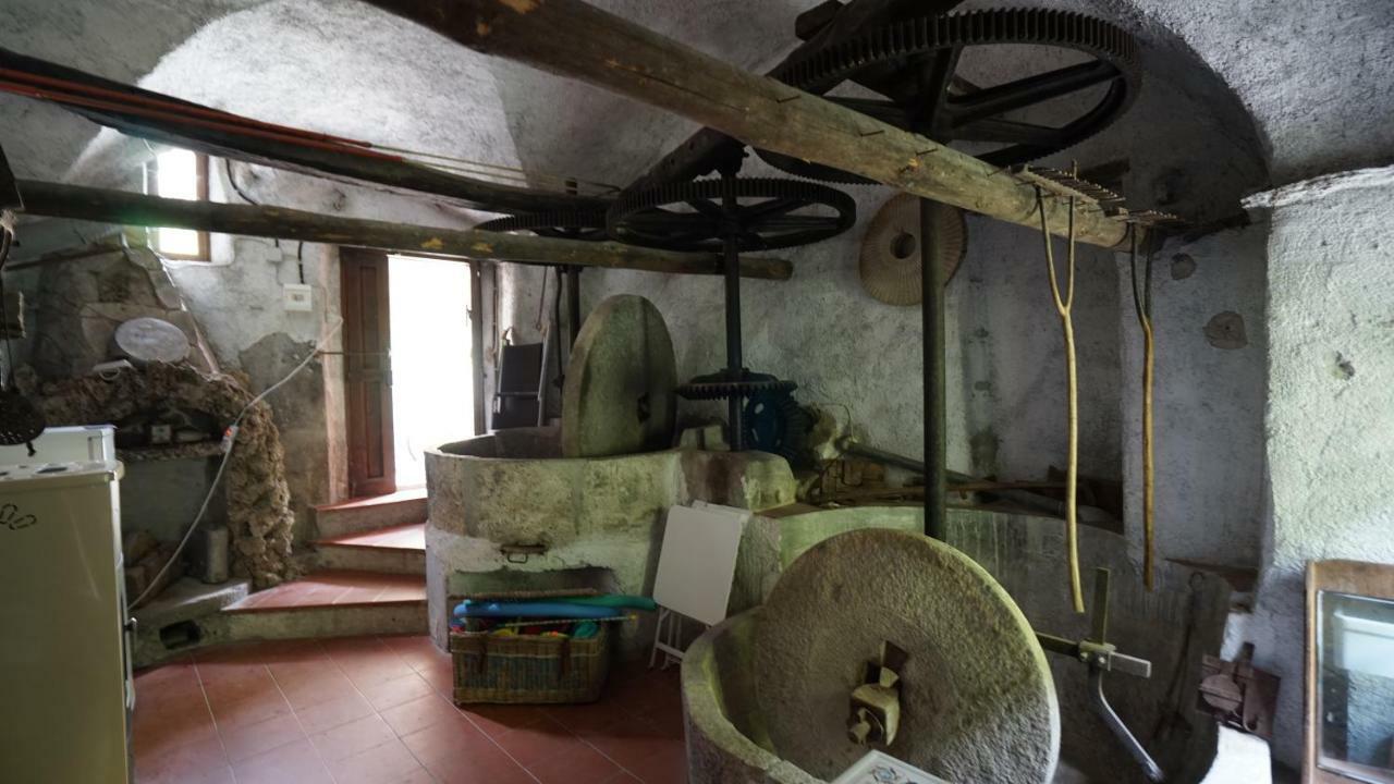 Old Mill Villa Pigna Bagian luar foto