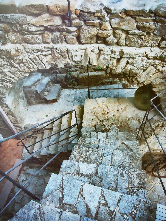 Old Mill Villa Pigna Bagian luar foto