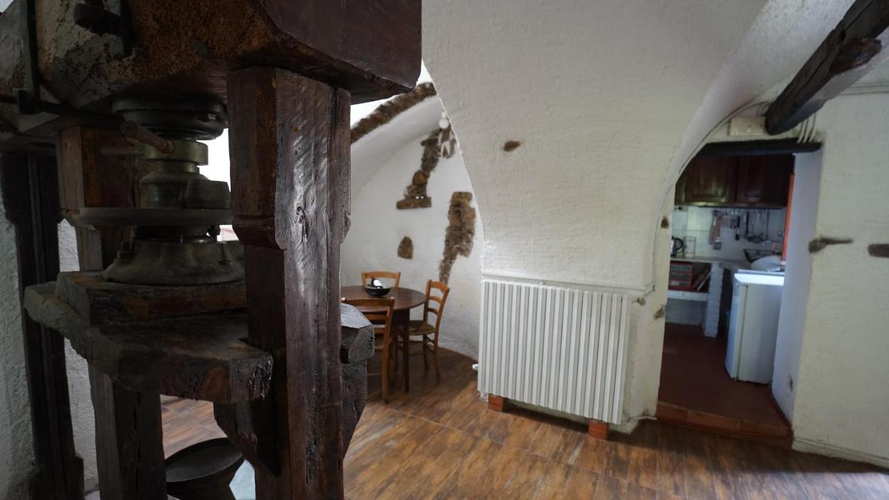 Old Mill Villa Pigna Bagian luar foto