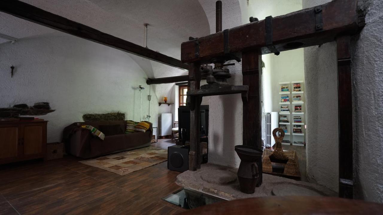 Old Mill Villa Pigna Bagian luar foto